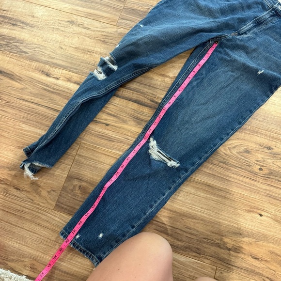 NWT Abercrombie & Fitch Ultra High Rise Mom Jean - Picture 6 of 9